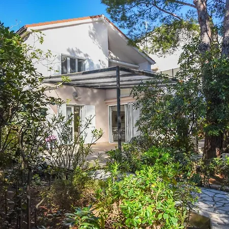 Apartman Holiday Home Per - Beautiful Garden *