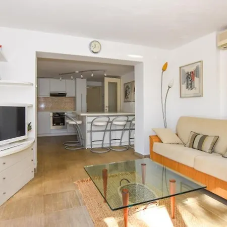 Apartman Holiday Home Per - Beautiful Garden Mandre